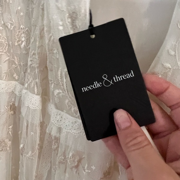 Needle and thread size 8 - Picture 9 of 16